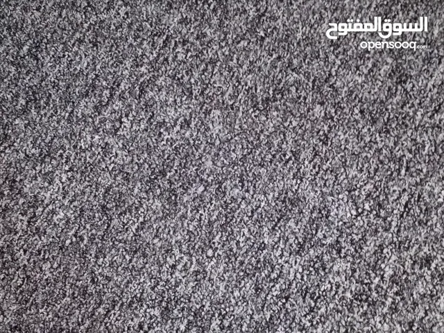 موكيت لون سكني مقاسه 4*4 عدد 3 نظيف جدا بسعر طري قابل للتفاوض اقرأ الوصف