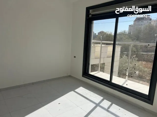 استوديو البيع في البيره في سطح مرحبا