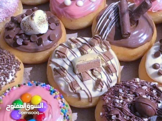 (رشة سكر)بتوفر توزيعات حلو للمناسبات دونات بأفخم الزينه تشيز كيك لوتوس كريب