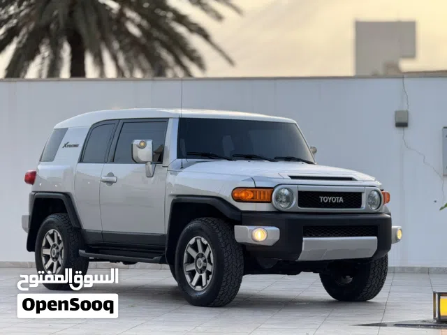 Used Toyota FJ in Tripoli
