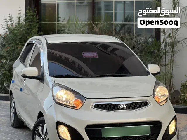 كيا مورنيق 2013 كيف واصله جمرك فل الفل ولا عيب درجه اولي اقرا الوصف