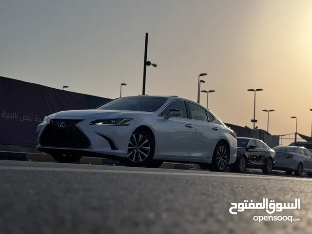 Used Lexus ES in Sharjah