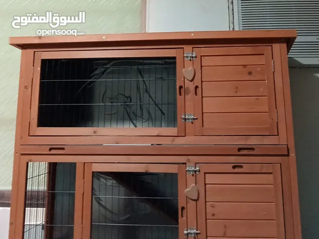 قفص خشبي مع تغليف داخلي