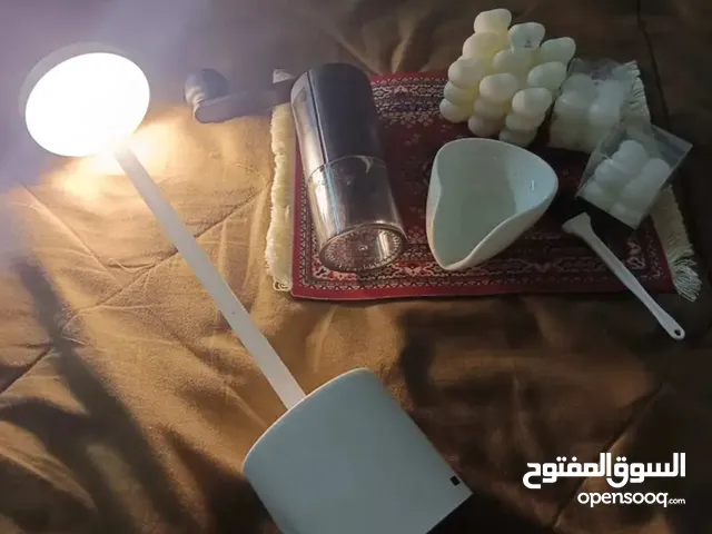 السلام عليكم للبيع با 80 مع شمعتين و شمعه كبير مع لمبه ضوء ثلاث الوان تضوء وصاحونه و صحن البن في الر