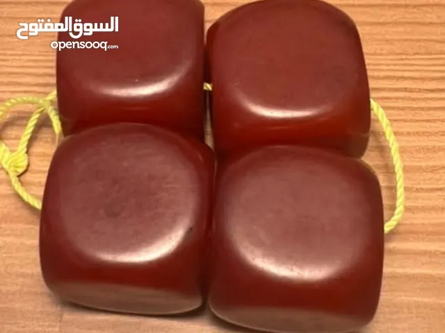 نشتري مكعبات الكهرمان بأسعار عالية