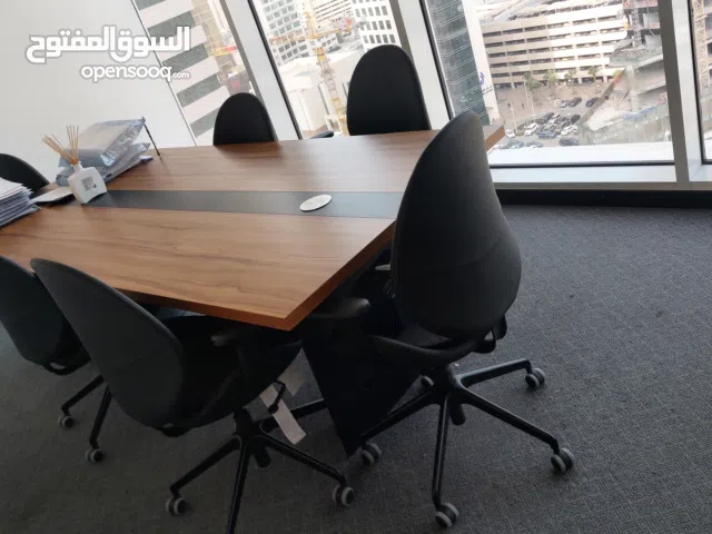 مكاتب وطرابيزة اجتماعات