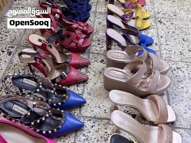 احذية وشحاطات نسائية مستخدمة وجديدة