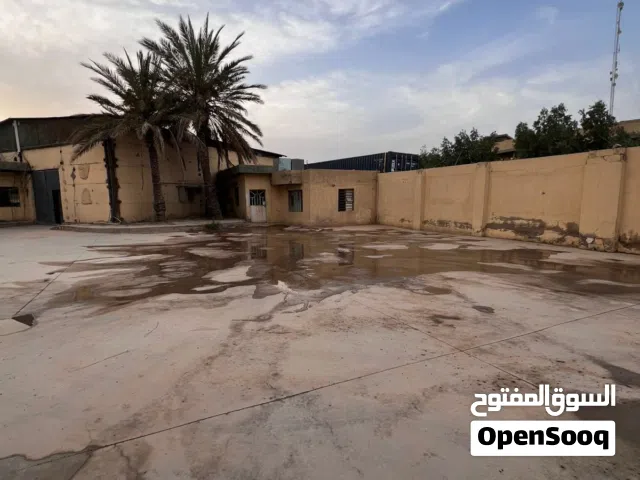 مصنع او مخازن صناعية للايجار في عويريج