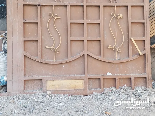 باب حديد تكمة وقمرية خشب صاج