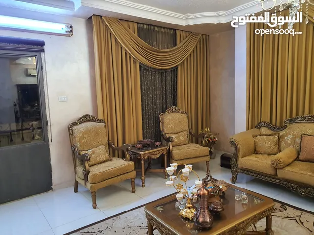 250 m2 5 Bedrooms Apartments for Sale in Amman Tabarboor
