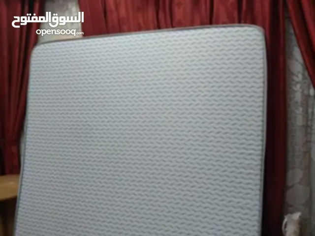 فرشة تخت مجوز مستعملة بحالة الجديد