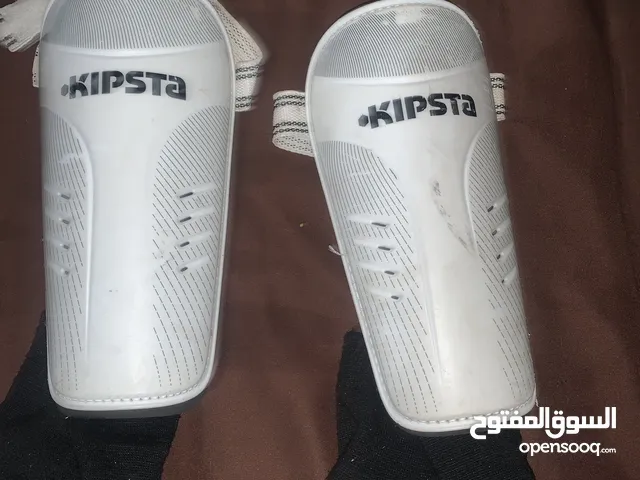 كسارات او حامي الارجل من ماركة kipsta كيبستا استعمال خفيف