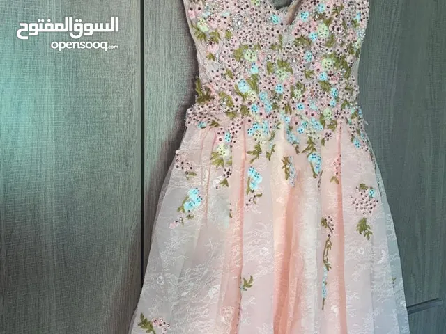 خمس فساتين سهرة للبيع لبسة واحدة فقط بحالة ممتازة و جديدة