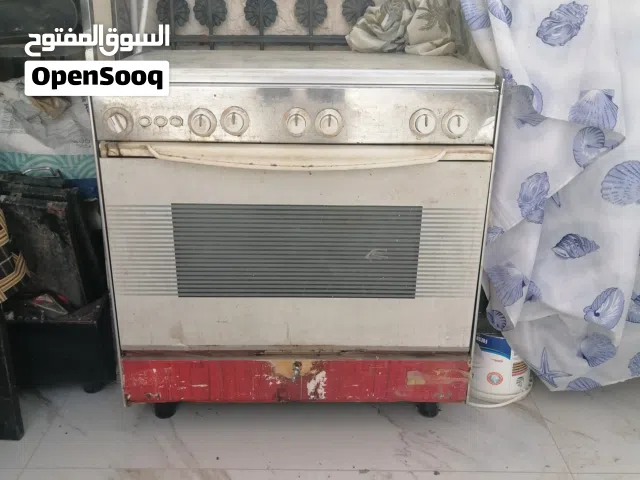 فرن يونيفيرسال اصلي مستعمل بحالة ممتازة