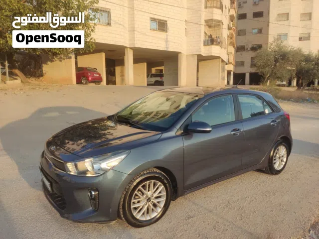 2020 كيا ريو Standard