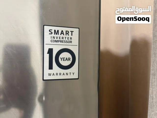 ثلاجة نظيفه جدا مو كرت ضمان ايل جي بيها خدوش من خارج فقط  بسيطه بسبب نقل
