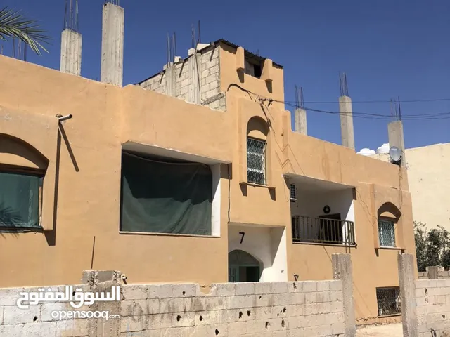عماره اربع شقق للبيع بسعر طري