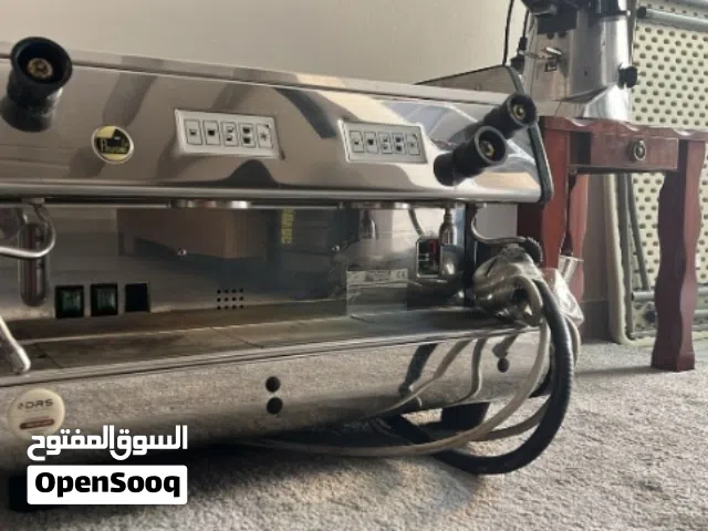 مكينة قهوة (لا بافوني) مع الخلاط