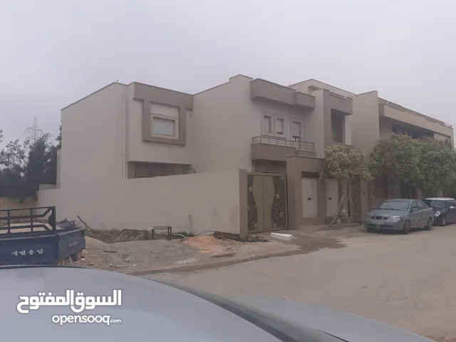 520 m2 More than 6 bedrooms Villa for Sale in Tripoli Al-Serraj