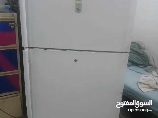 ثلاجه سمسونج 18 قدم بحاله ممتازه بسعر 50