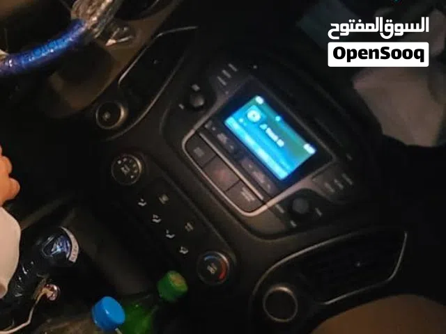 شاشه ومسجله توسان 2015للبيع شبه جديد مع الديكو تركب من 2011لين2015