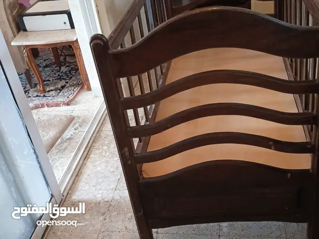 تخت بيبي بحاله جبده خشب نضيف