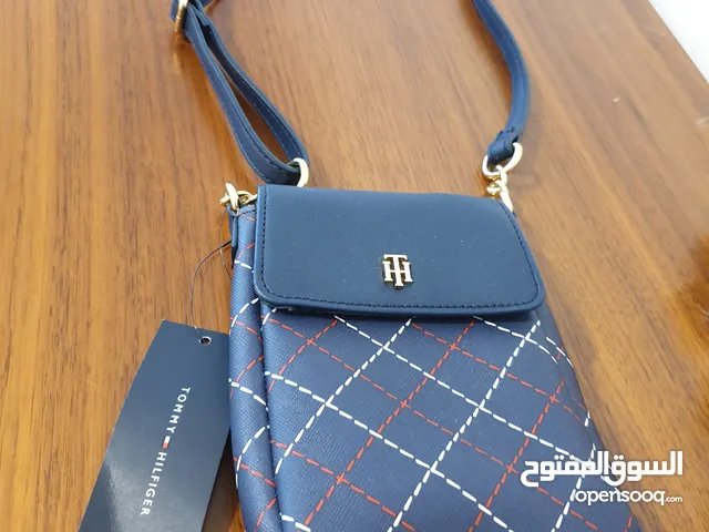 New Tommy Hilfiger crossbody blue bag gift from US   شنطة كحلي  تومي  هلفيغر جديدة  ، هدية من اميركا