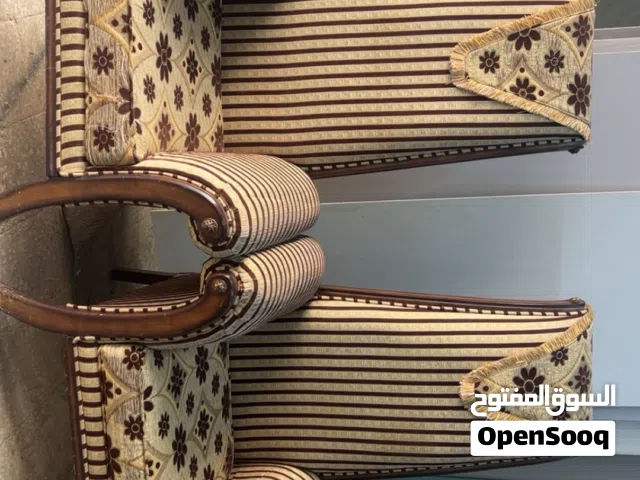 كرسيين كنب للبيع بسعر 150 دينار