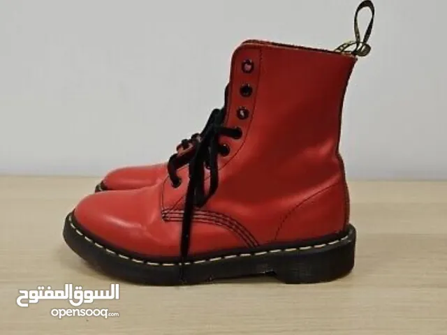 Beige Comfort Shoes in Ramallah and Al-Bireh