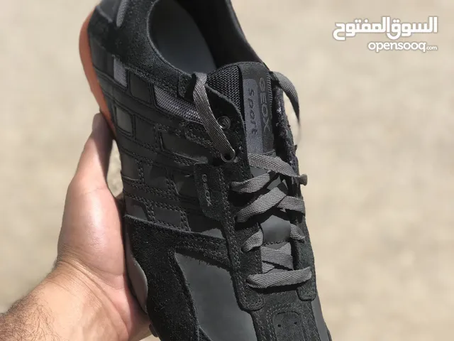 بوت Geox مقاس ( 48 ) بورقته اصلي