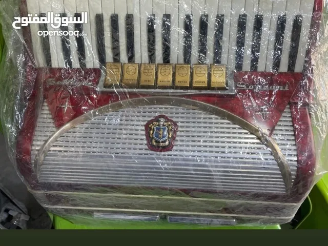 أكورديون مجموعة بمختلف الماركات العالمية