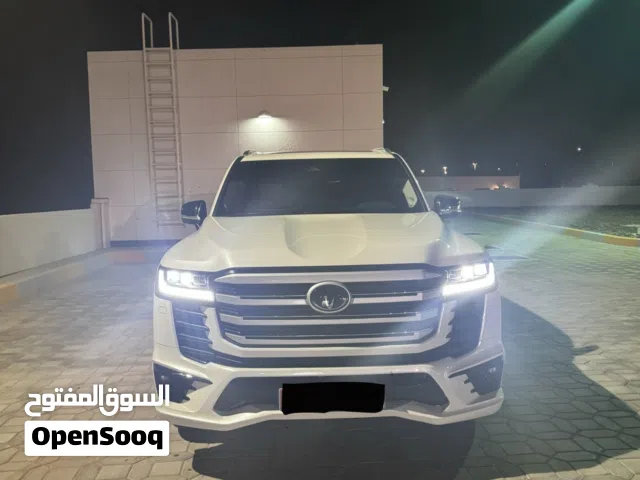2025 تويوتا لاند كروزر VXR