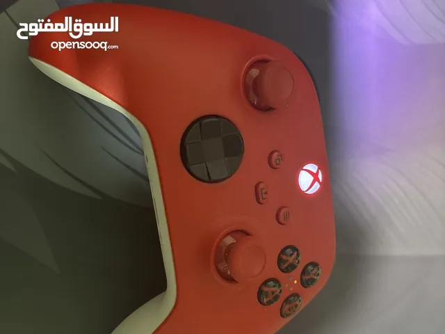 يد ايكس بوكس اجدد نوع اللون الاحمر مستخدمة استخدام قليل جدا  xbox series xs controller pulse red