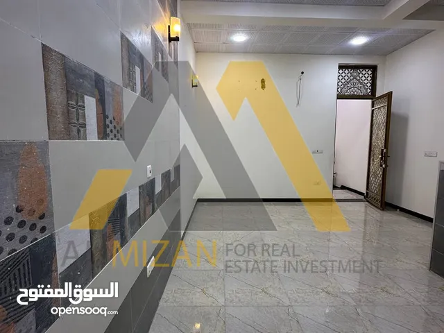 100 m2 3 Bedrooms Apartments for Rent in Basra Sana'a