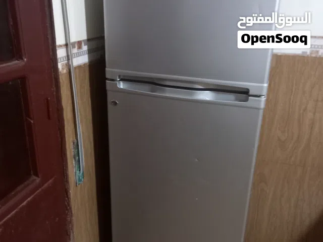 ثلاجة حالة جيدة  ، سراير خشب زوز حالة جيدة دولاب مطبخ  دولاب ملابس محلي حجم كبير مروحة شواية