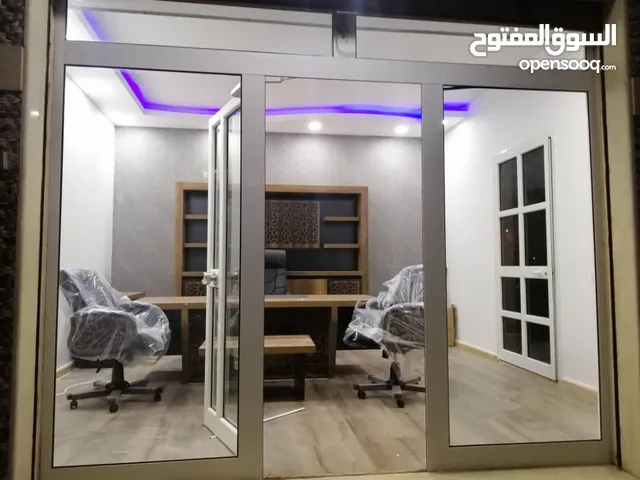 مباني وعمارات خدمية سكنية اداريه شارع دبي وأماكن أخرى للايجار