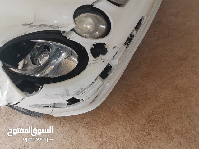 السلام عليكم مطلوب فنار باشا 2003 ايمين ليزري وسريتشة هلي في البروانطي الأمامي جيهة الايمين بالعاكس