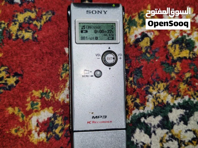 MP3شركهSONY2007 راديو تحط سماعه صوته وي السماع رهيببببببب بس السماعات مالت يرادلهن شوي تنضيف
