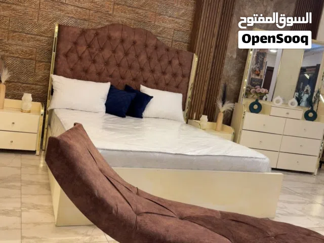 غرفة نوم مستعمله لاتيه 18 ارتفاع 240عرض265عمق60وتخت200/180