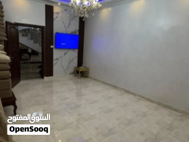 350 m2 4 Bedrooms Townhouse for Sale in Tripoli Al-Jabs