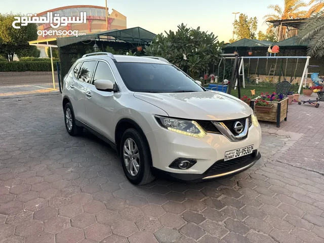 اكس-تريل بحاله ممتازه ممشى قليل قمه بالنظافه