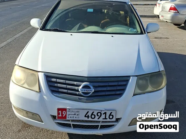 2013 نيسان صني Standard