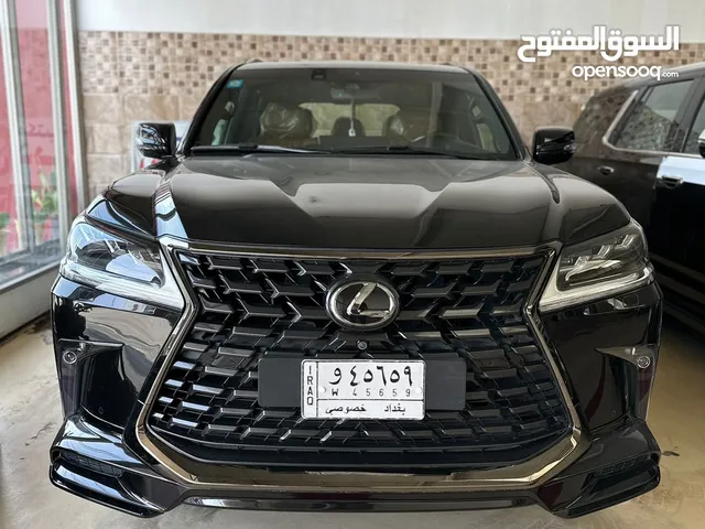 لكزس LX570 كورو الموديل 2021 ماشيه 40 لون اسود  مواصفات فول  مكفوله للبيع او المراوس