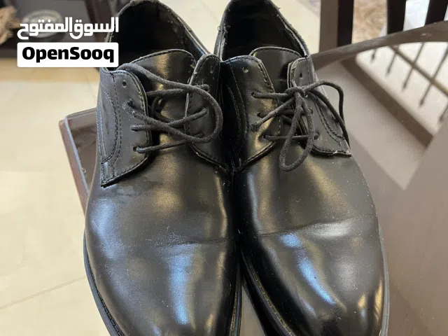 حذاء رسمي (كندرة) أسود كلاسيك