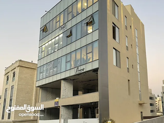 محلات تجارية ومكاتب للإيجار ضمن مجمع تجاري جديد وموقع مميز جدا جدا.