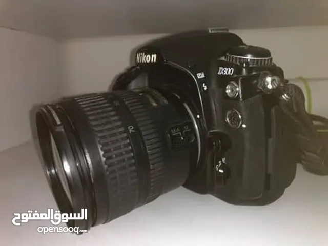camera nikon D300. with len. battery and case.