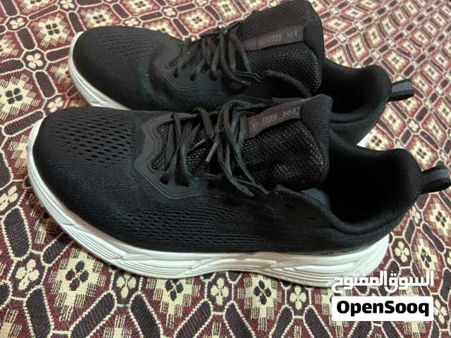 بوت رياضي من ماركة 361