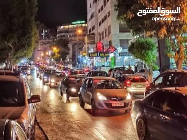 في رفيديا محل للبيع بالخلو مساحة 38 متر مع ساحه امامية 18 متر موقع حيوي قرب المستشفى العربي