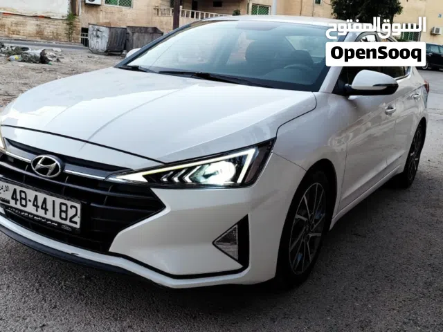 2019 هيونداي افانتي Limited