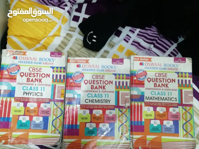 SCIENCE CLASS 11 OSWALL GUIDES EACH FOR JUST 1 AND HALF KD